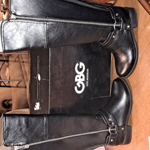 FLASH SALE GBG Los Angeles  Harlea 6M boots
